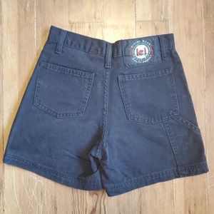 Vintage LEI Black size 10 children’s shorts (Could fit womans 00 or 0) Baggy